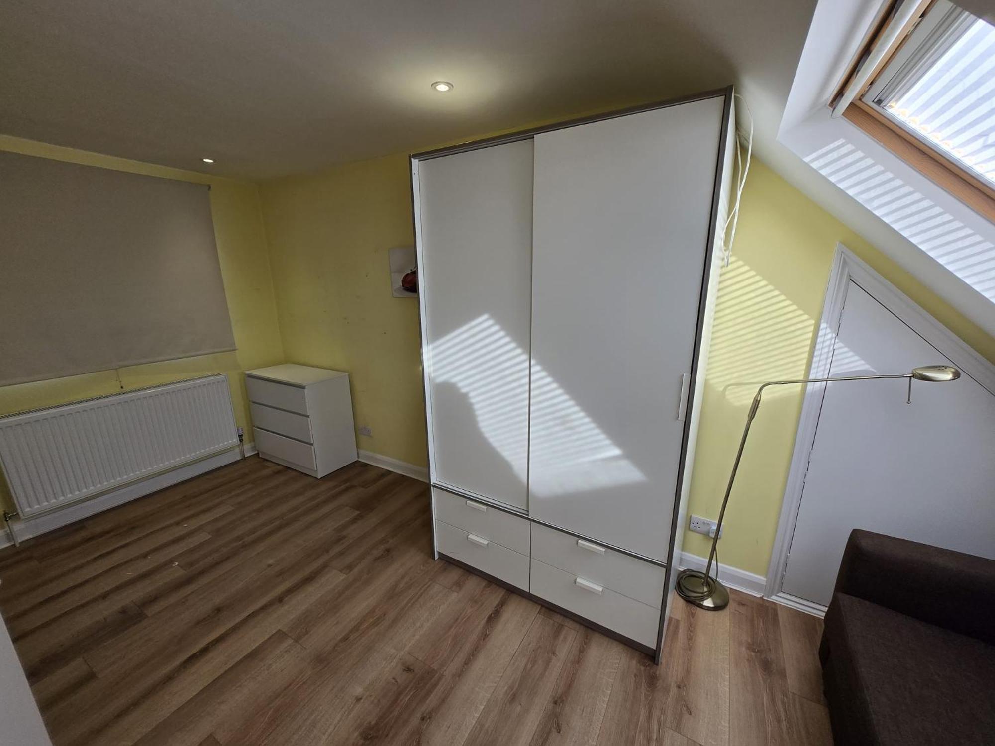 Urban Escape - Spacious 3-Bedroom Home Close To Canary Wharf Vakantiehuis Londen