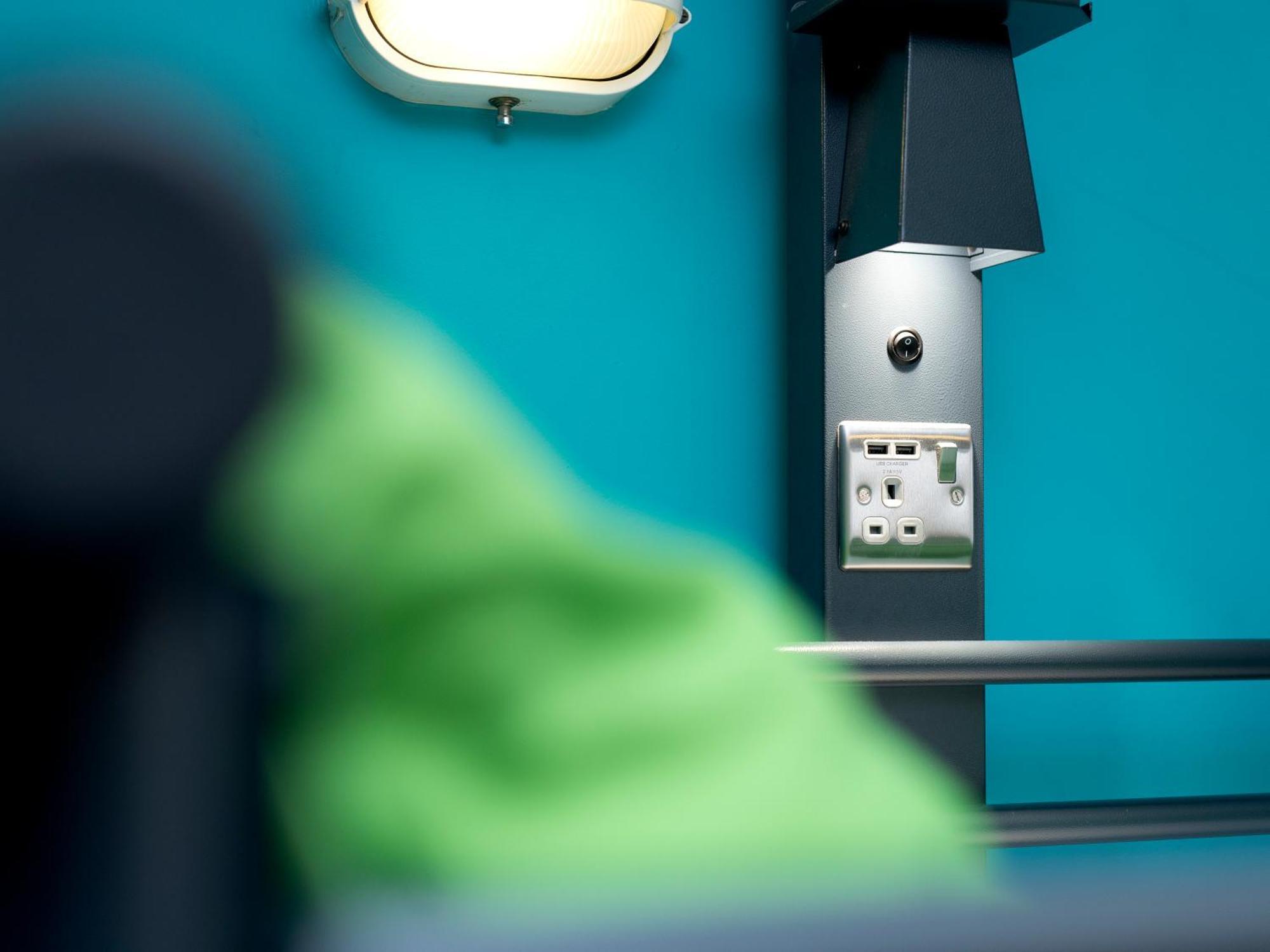 Yha Thameside London