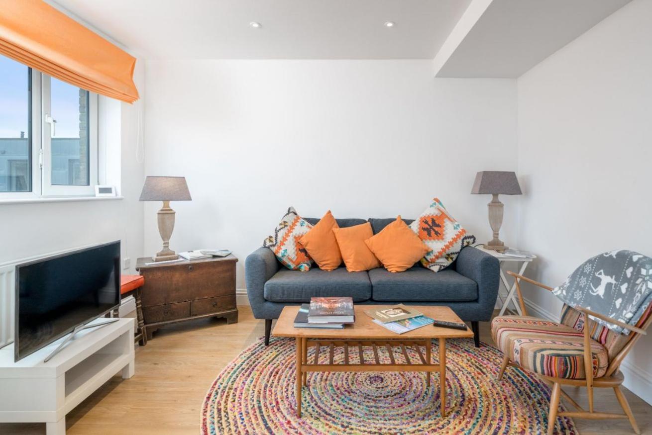 Stylish Flat Between Bridge & Tower Bridge Apartment
