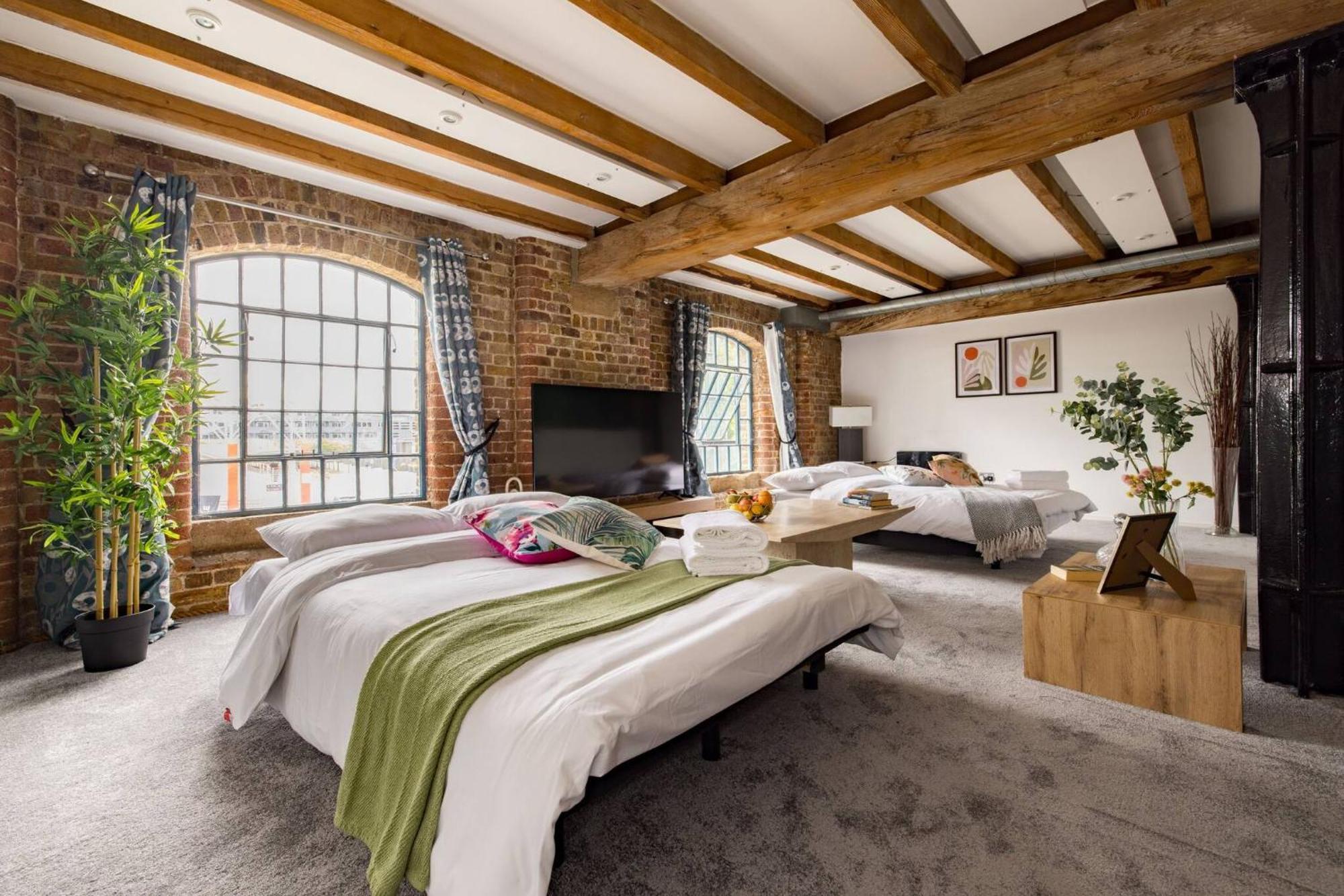 Wild Roses Serviced - Excel Warehouse 2 Appartement