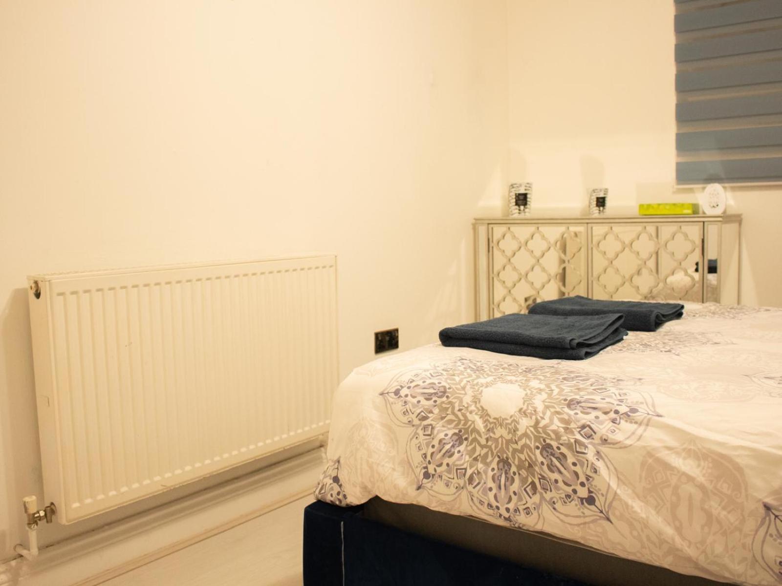 Spacious, Lovely 2 Bedroom Flat In Woolwich Lägenhet London