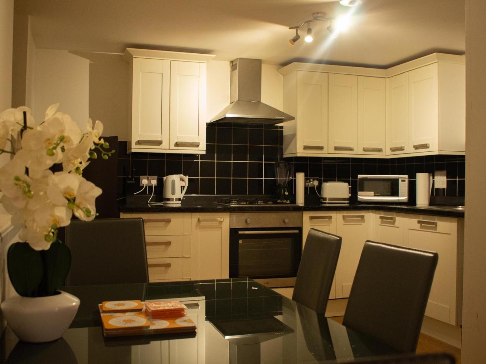 Lägenhet Spacious, Lovely 2 Bedroom Flat In Woolwich