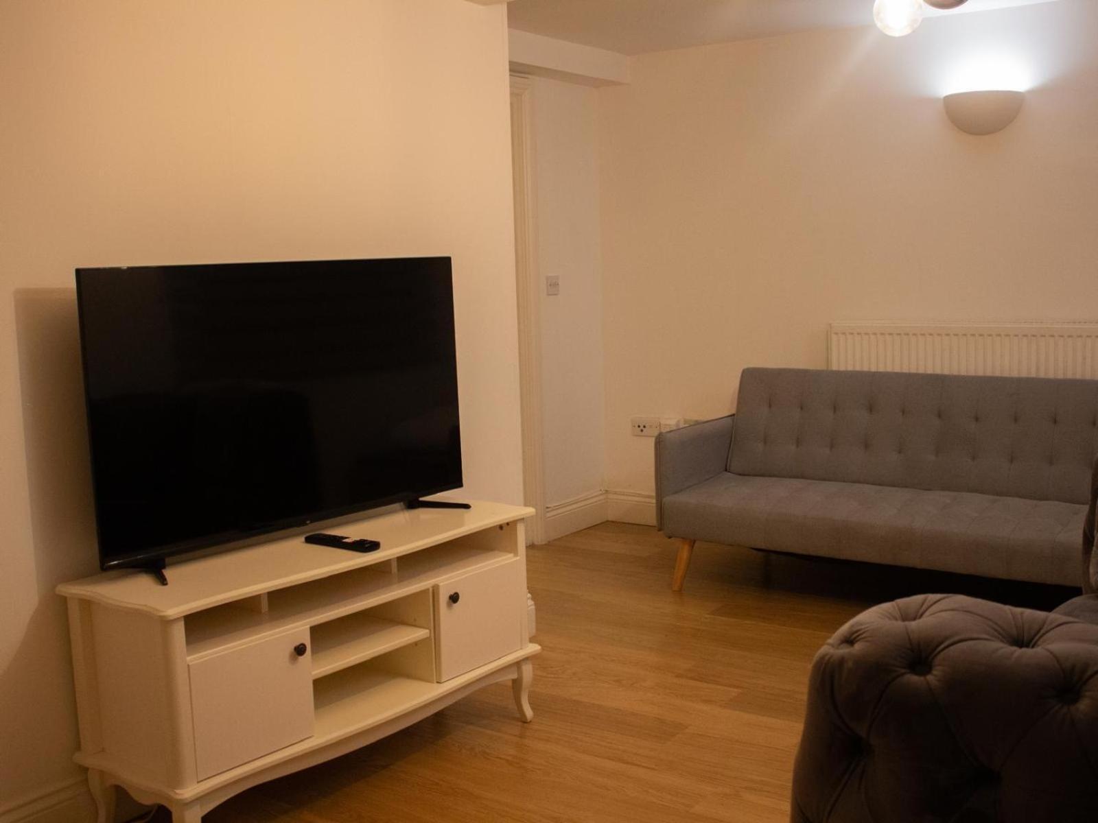 Spacious, Lovely 2 Bedroom Flat In Woolwich Lägenhet *
