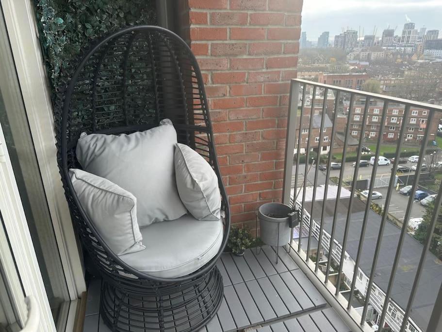 Away From Two Bed In Leilighet London