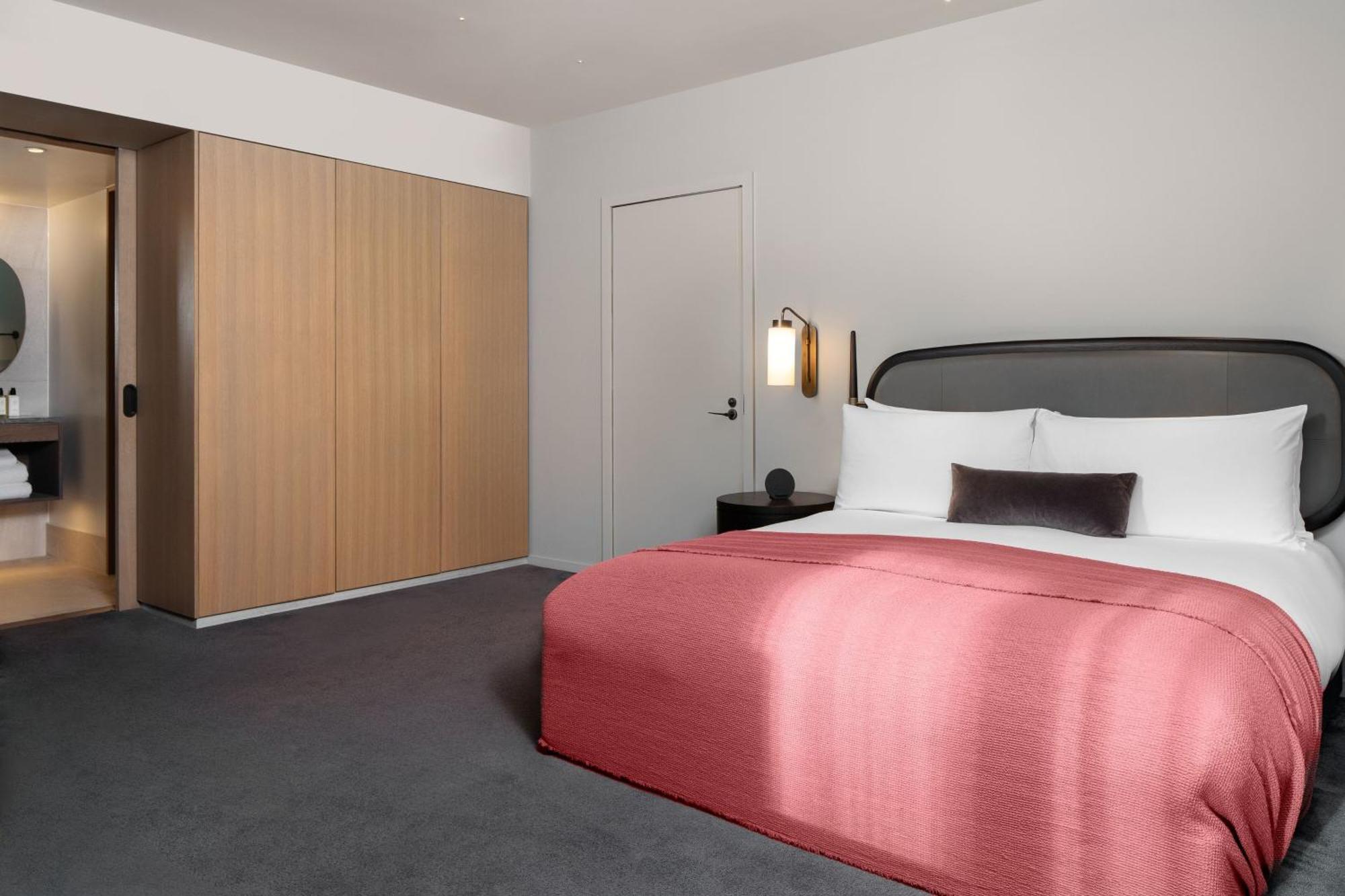 The Stratford, Autograph Collection Hotel 5*