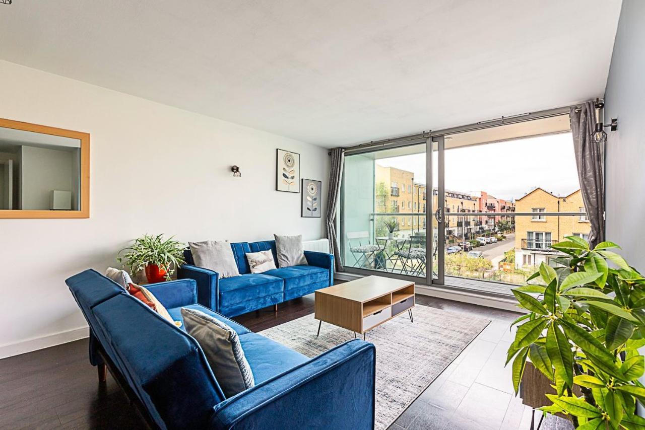 Airy 2-bedroom Flat With Balcony Lägenhet *