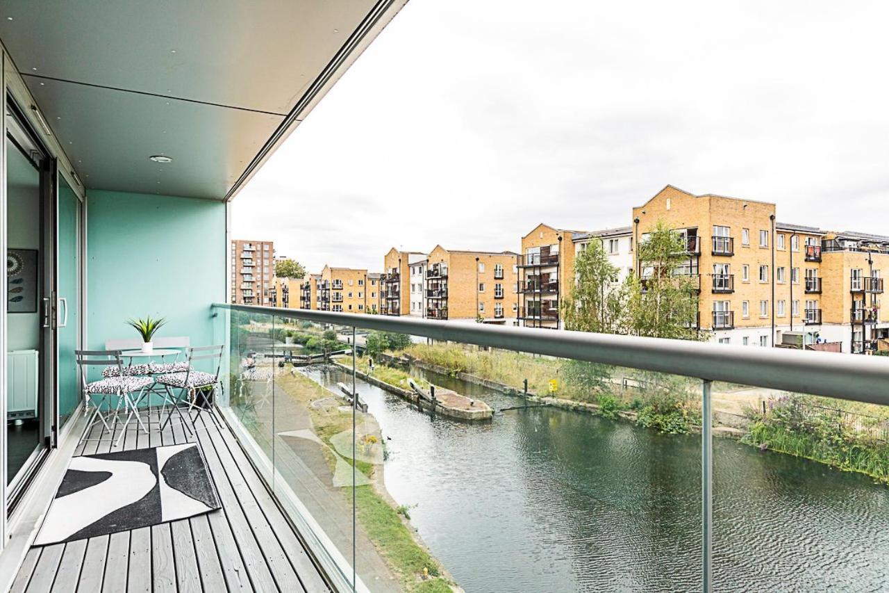 Lägenhet Airy 2-bedroom Flat With Balcony
