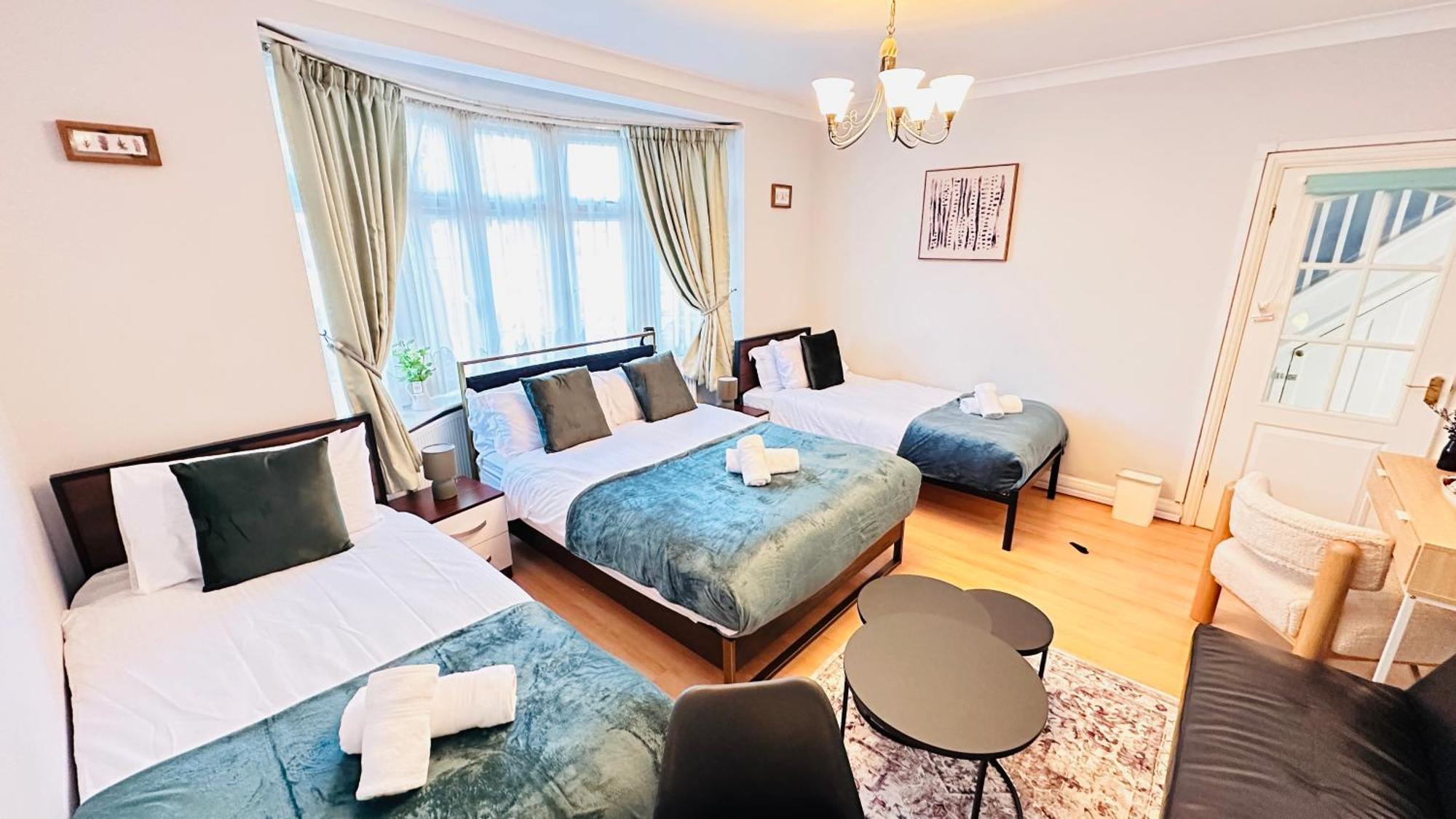 Holiday home Isleworth House By Smart Corporate