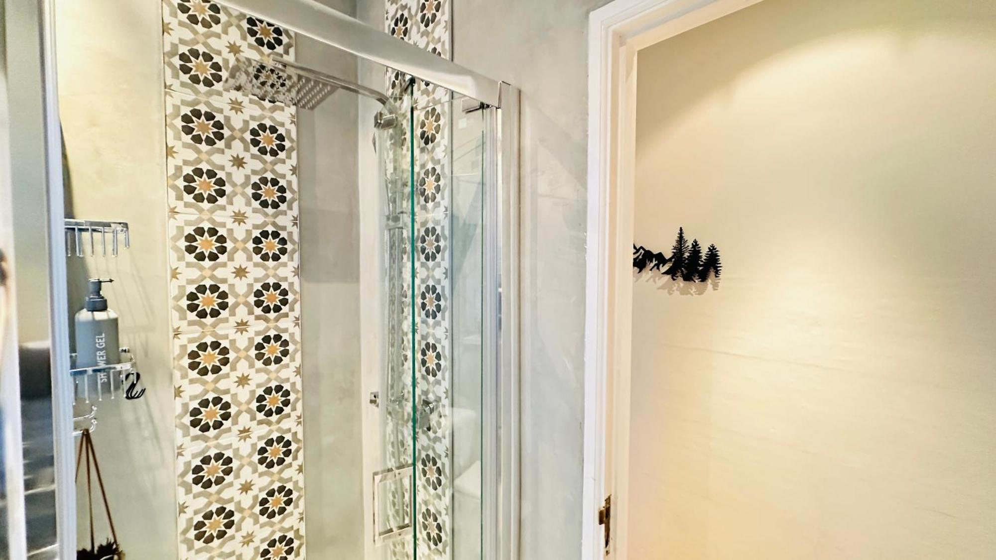 Isleworth House By Smart Corporate Holiday home London