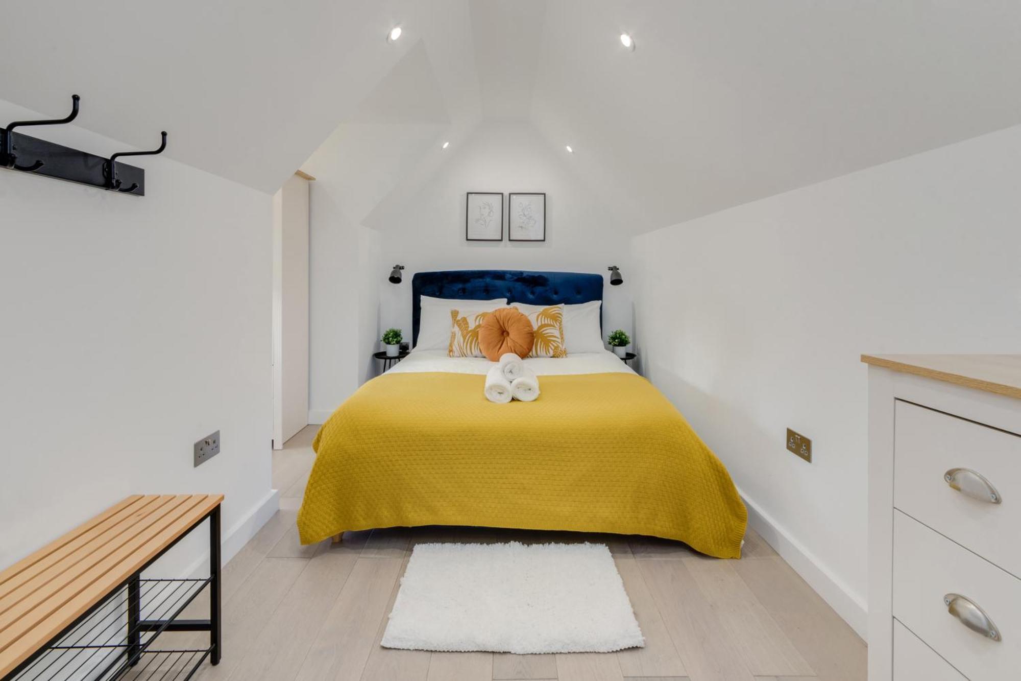 1 Bedroom Penthouse - Shoreditch, By The Perfect Londra