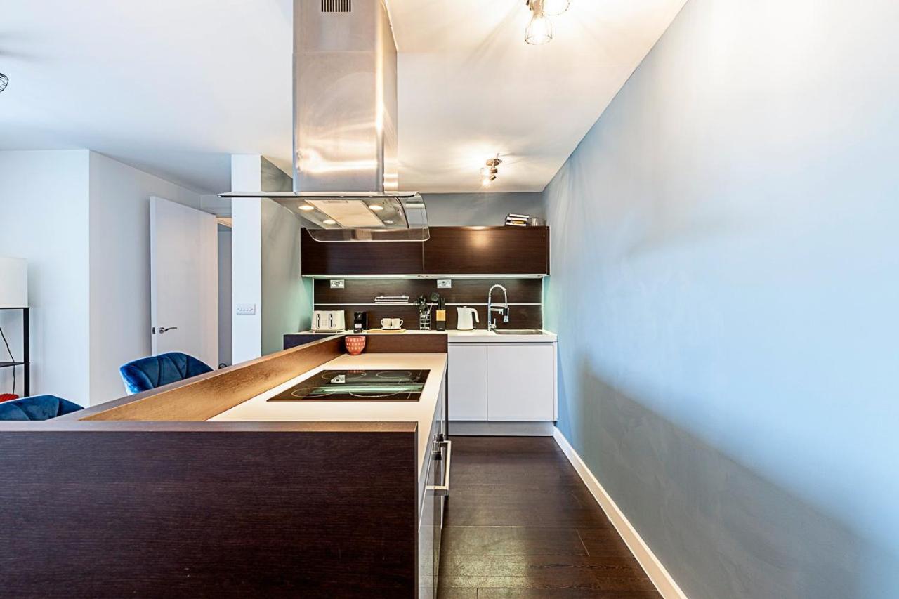 Airy 2-bedroom Flat With Balcony Lägenhet
