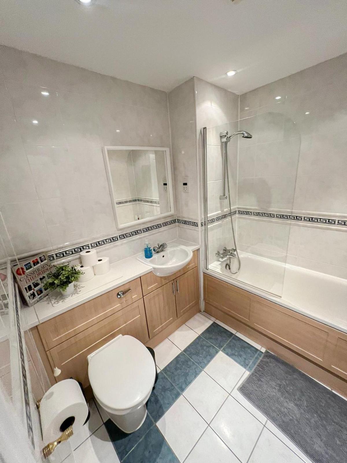 3 Bedroom Flat With Free Secured Parking In Borough Near The Shard, Bermondsey Lejlighed *