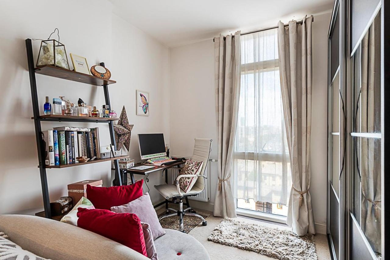 Apartment Canary Wharf Retreat With Scenic Balcony Views *