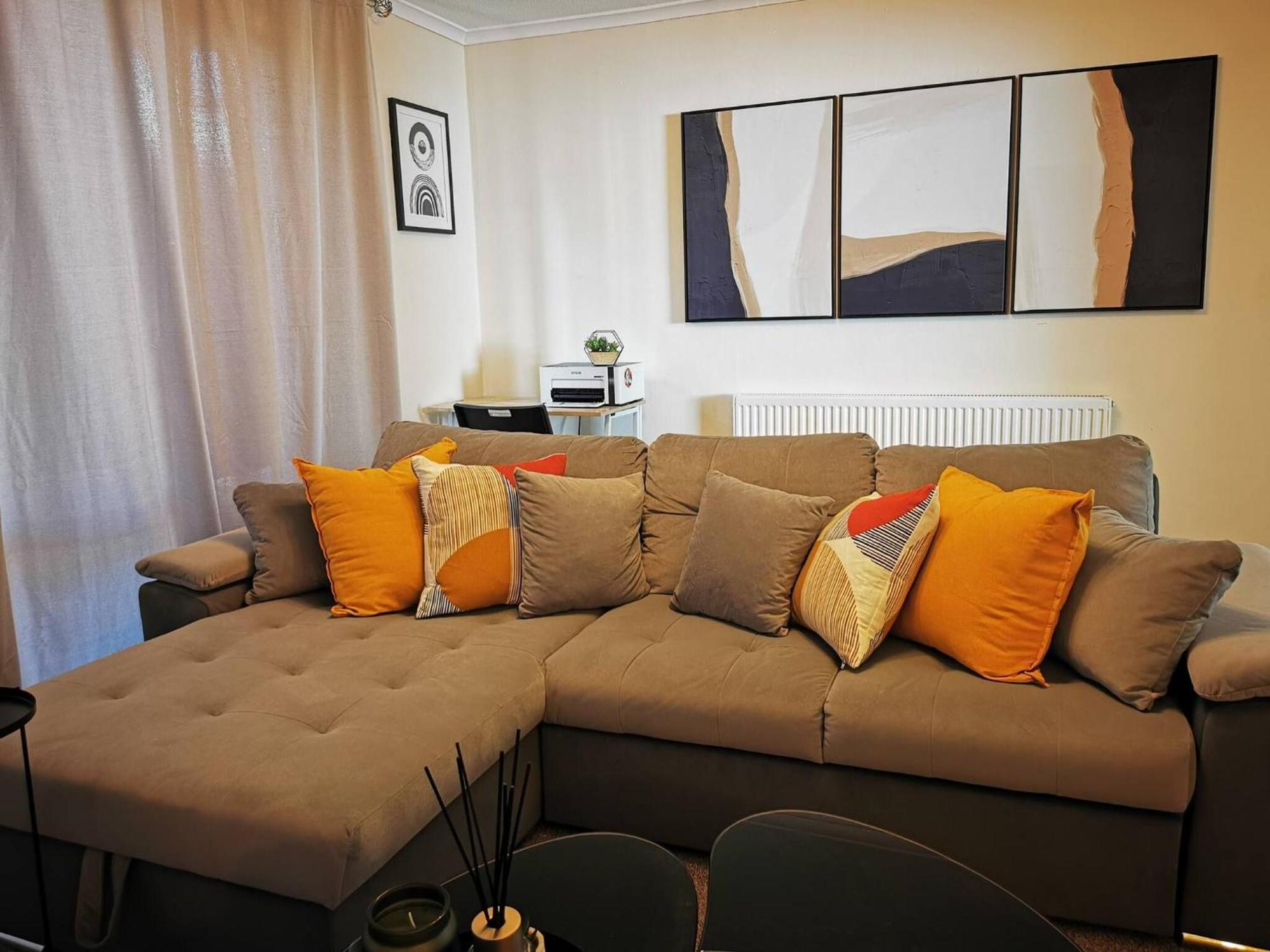 Cozy Near O2 Arena Holiday home
