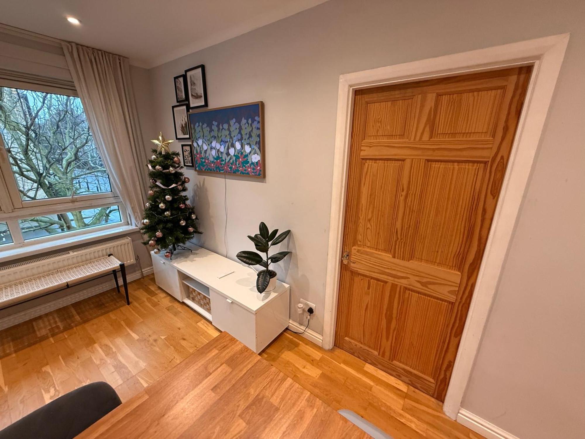Lejlighed Two Bedroom Flat In The Heart Of