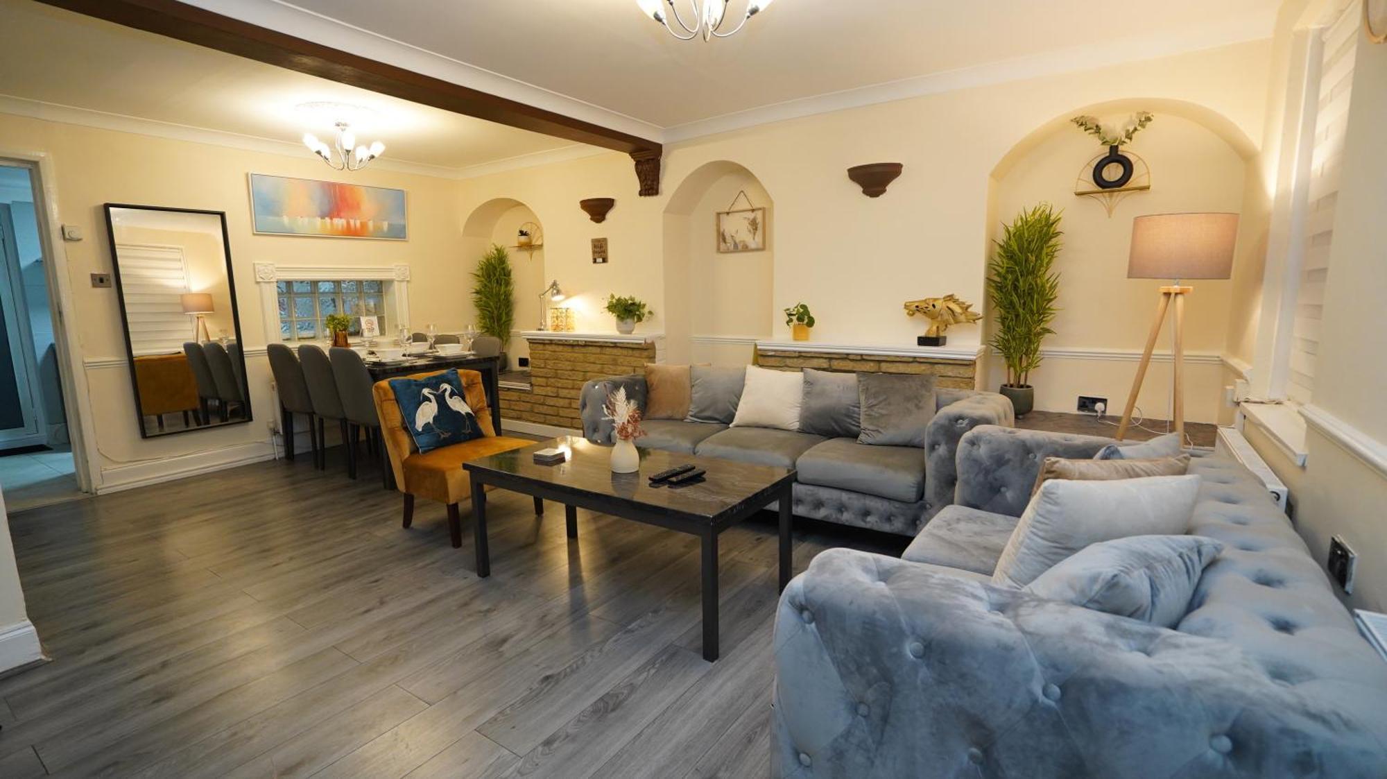 3 Bedroom House Canary Wharf Free Parking Free Wifi All Over Uk Holiday home
