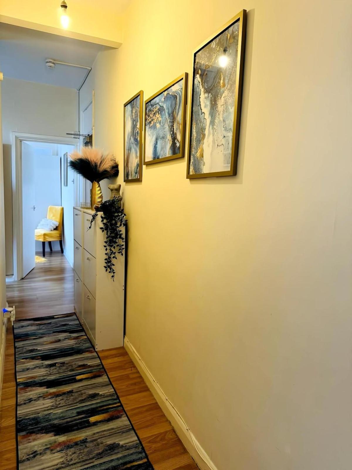 Apartment Beautiful On Bridge! London