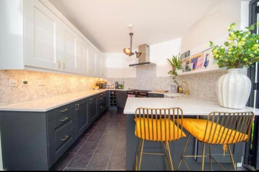Stunning Walthamstow Village Flat Apartment *