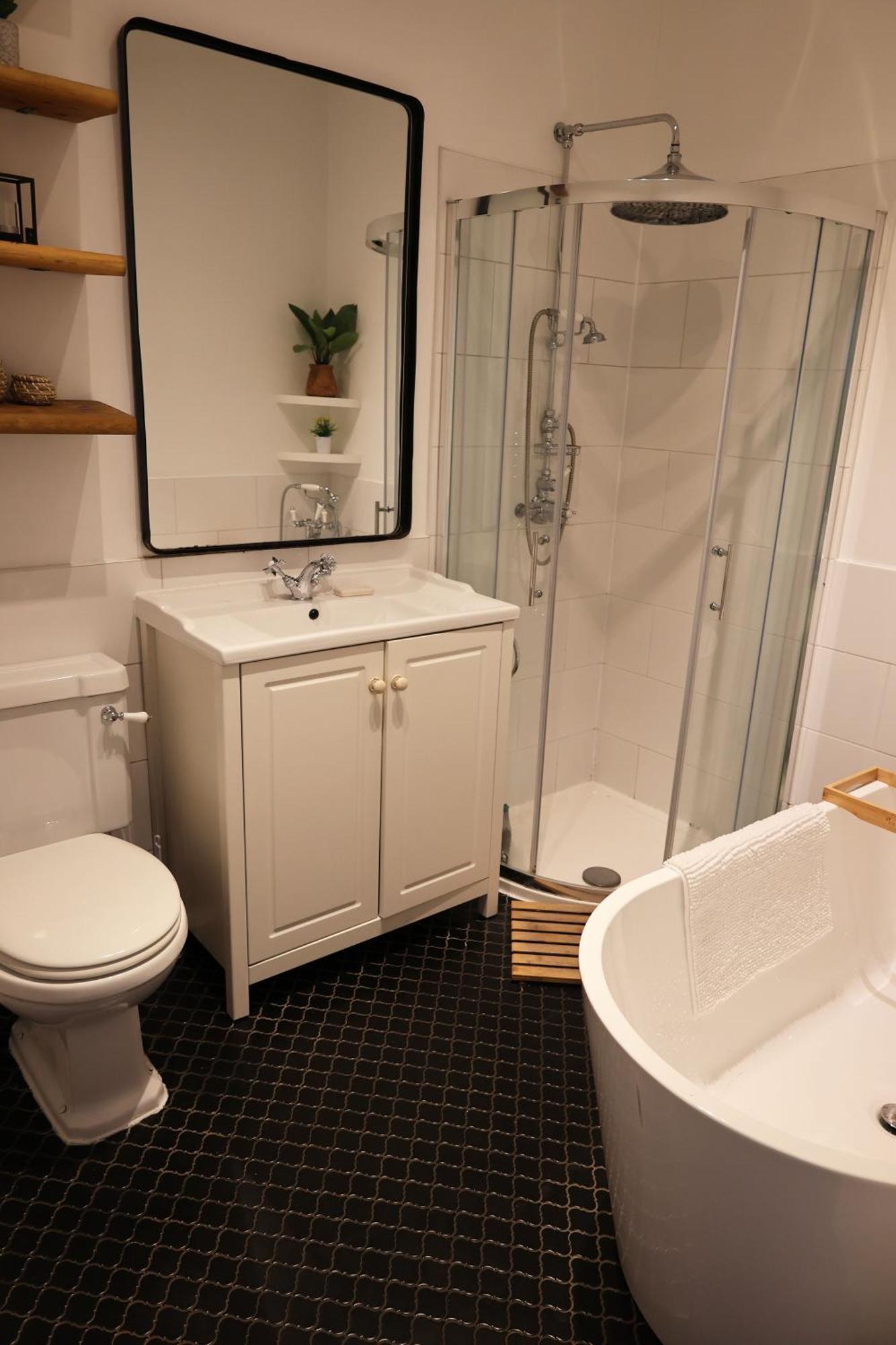 Stunning Walthamstow Village Flat Apartment London