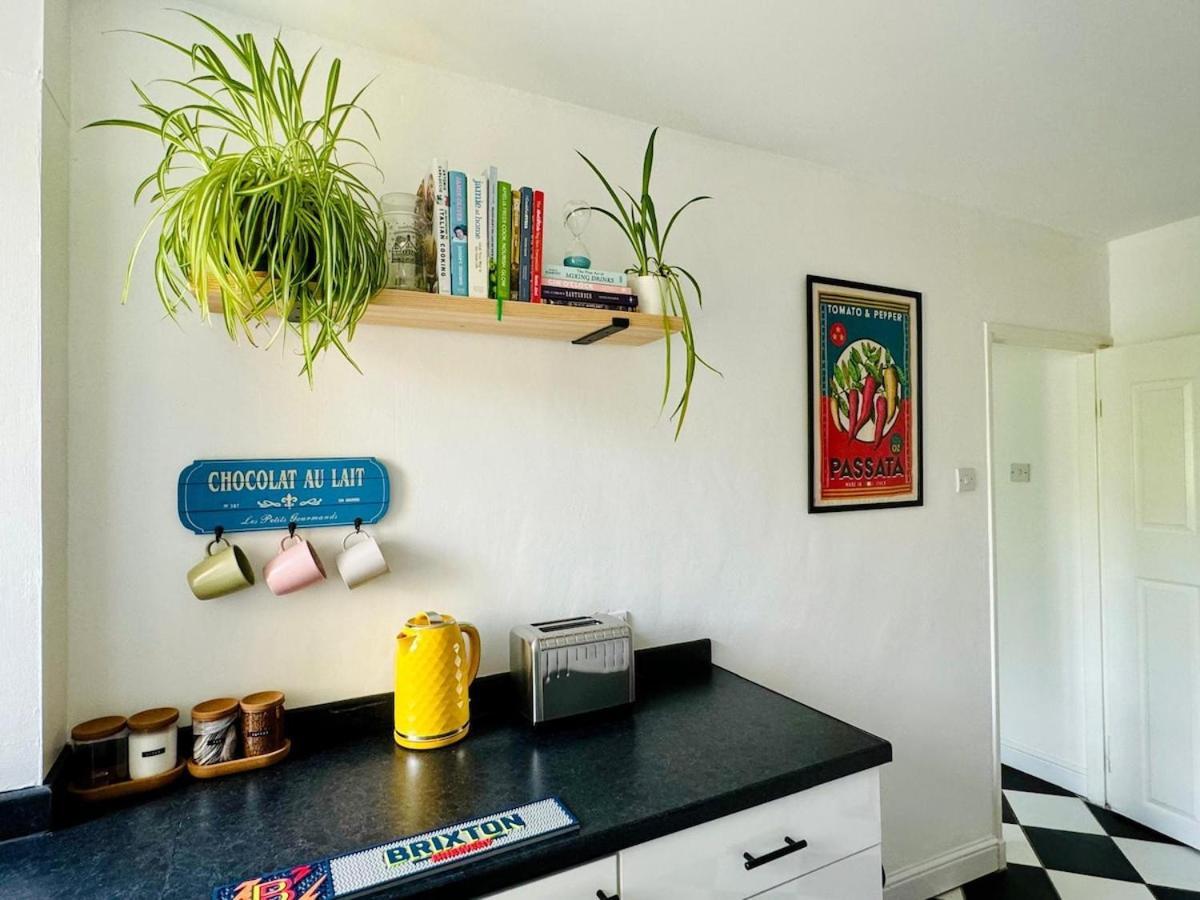 Modern Flat At Selden House Lägenhet