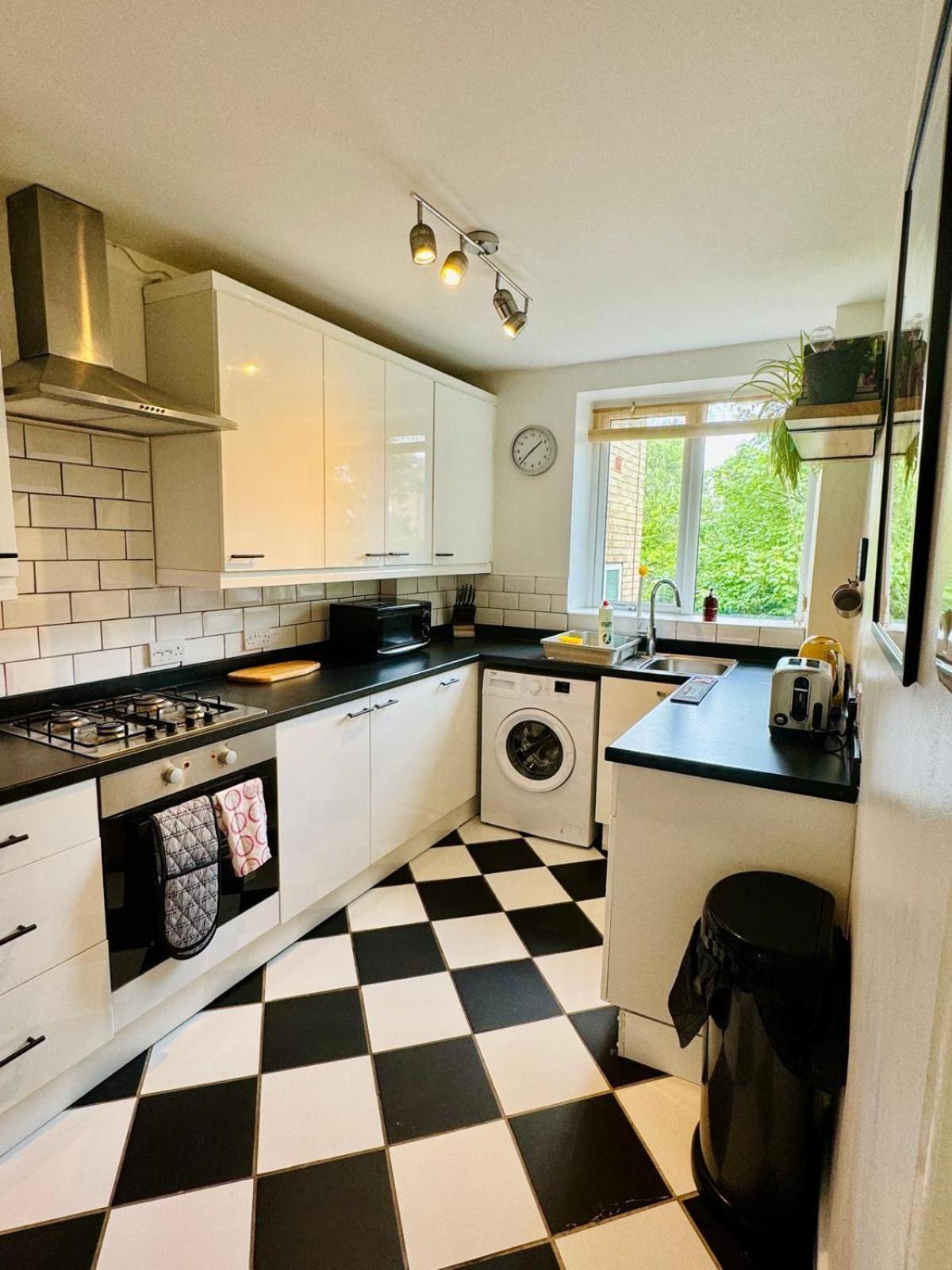 Lägenhet Modern Flat At Selden House London