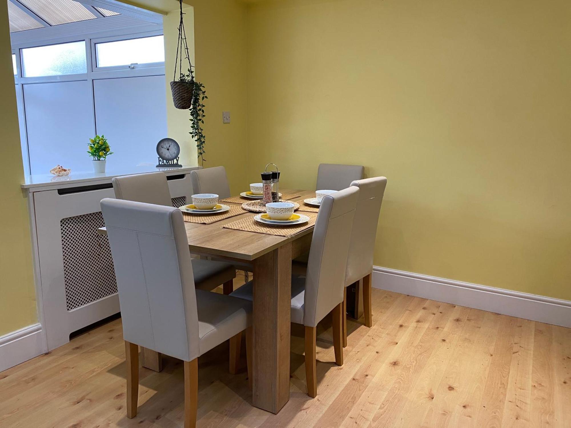 Spacious 3 Bed Near Greenwich Fast Wifi & Free Parking Appartamento *