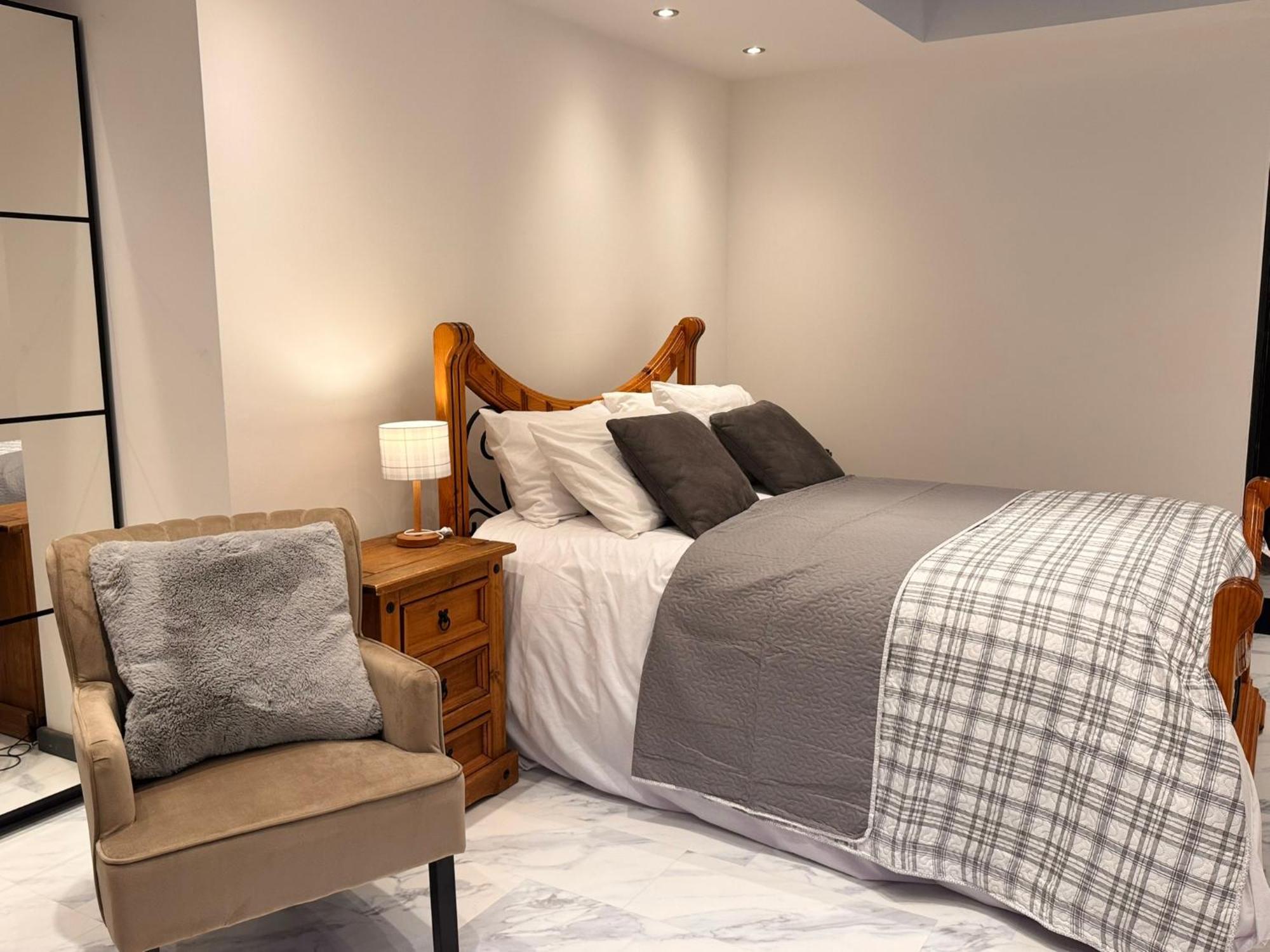 Lejlighed Modern House E15 Stratford - Sleeps 2 - 9, Fast Links To London, Near O2, Greenwich & Olympic Park, Child-friendly Garden, Free Parking London