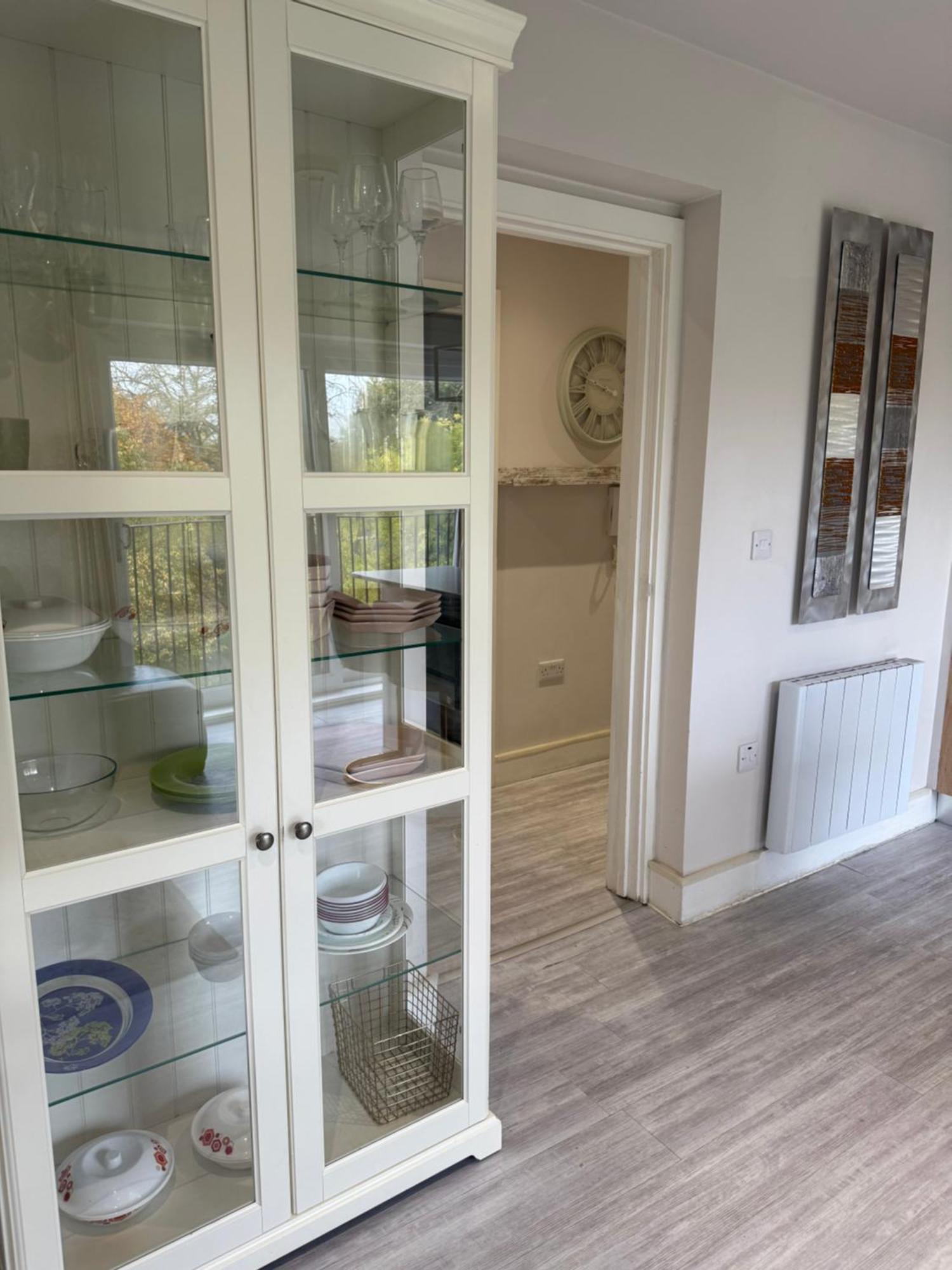 Luxury Spacious Flat Close To *