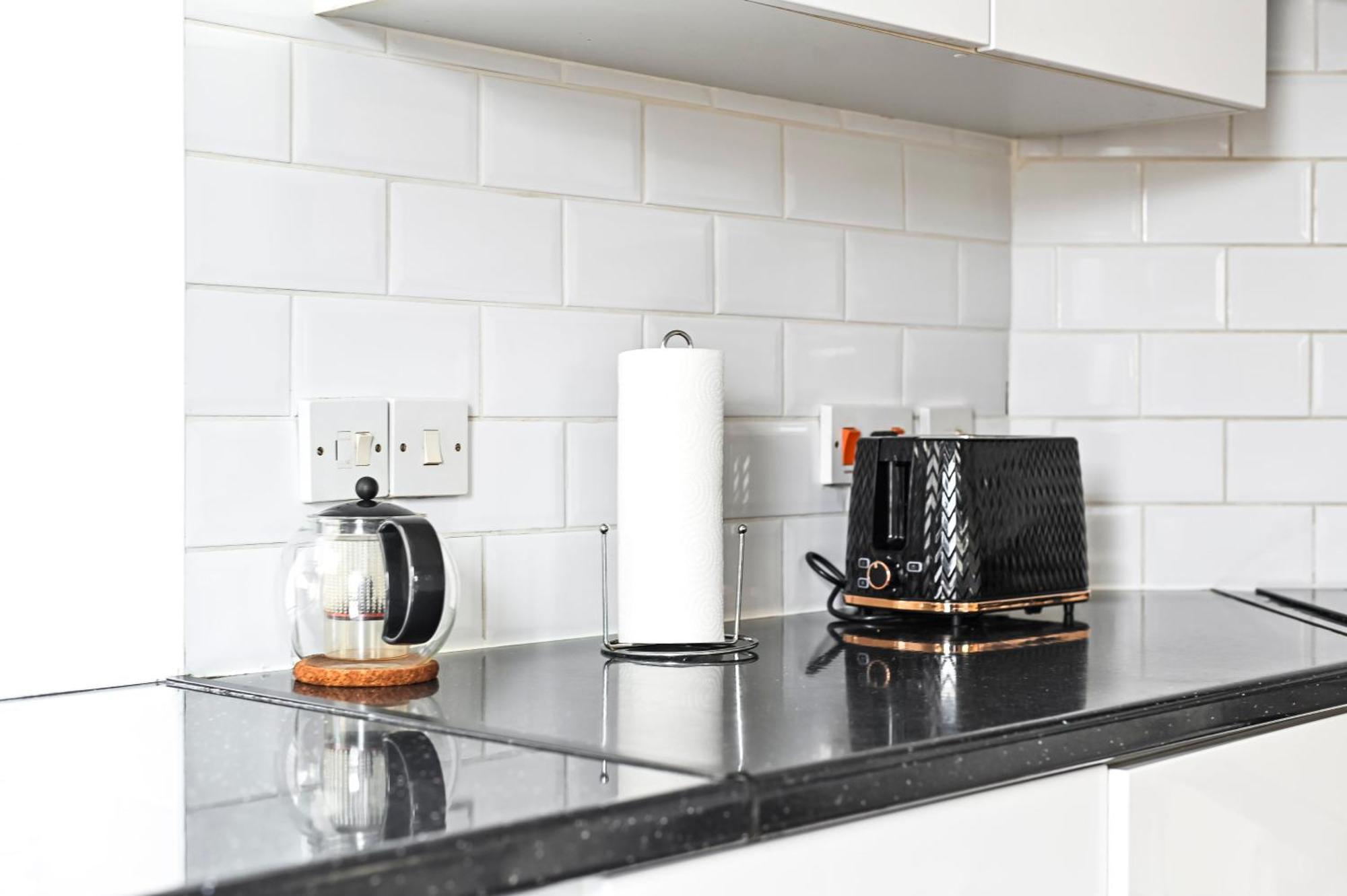 Cosy 1-Bed E15, Sleeps 4, 1 Min From Tube Station Near O2 Arena * Londen