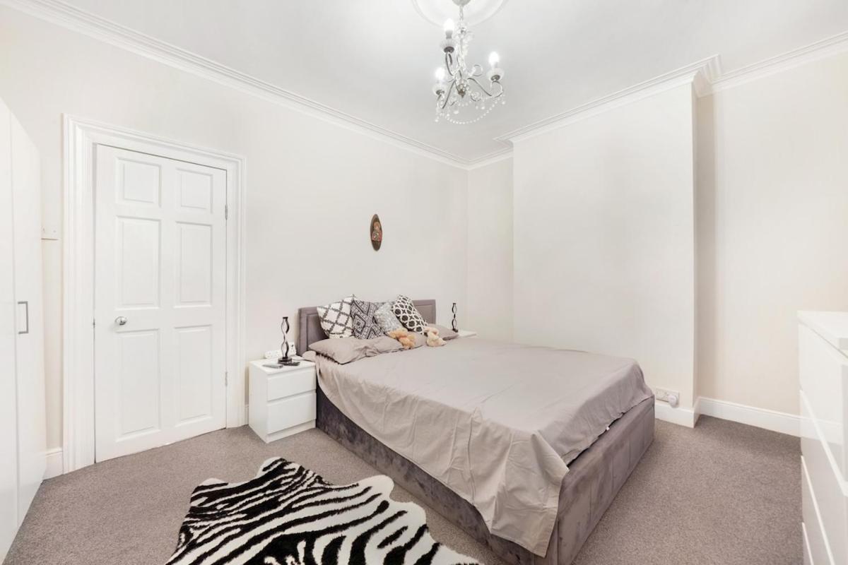 House In Great Location *