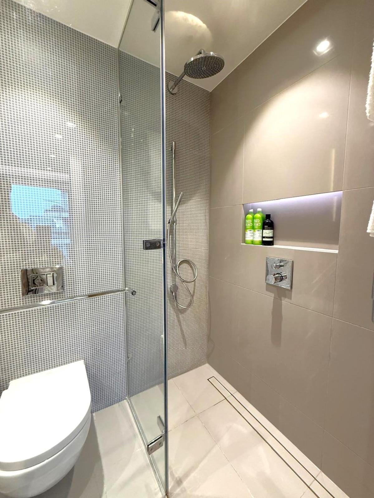 Tower Bridge Amazing View Luxury 3 Beds Lägenhet London
