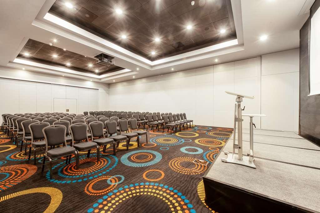 Radisson And Conf Centre Heathrow Hotel 4*