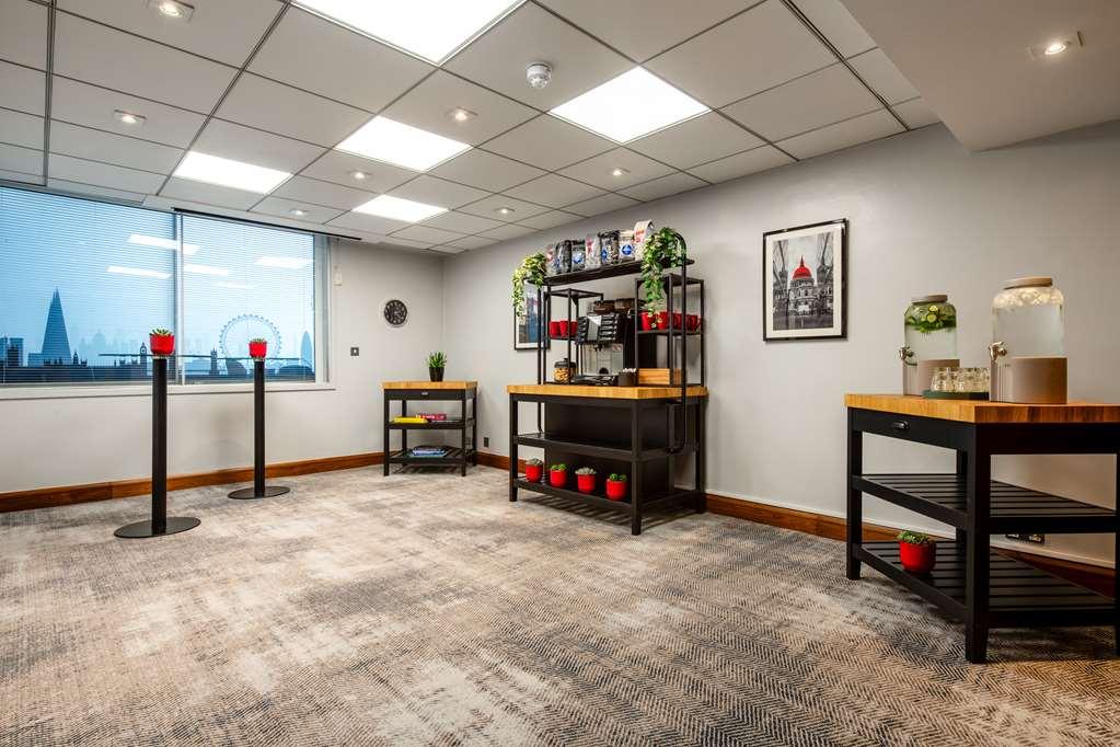 Radisson Red Heathrow