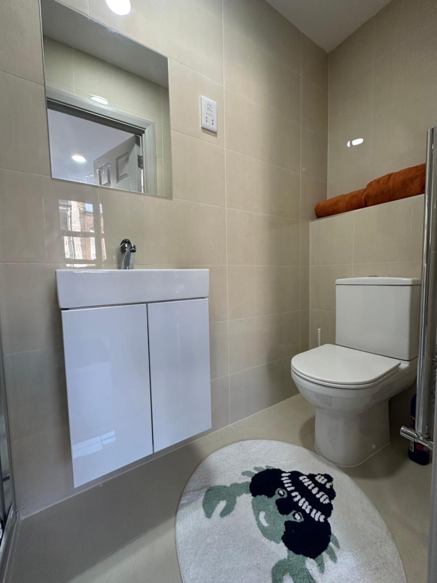 New Build Cozy Flat In London!!4 Apartment