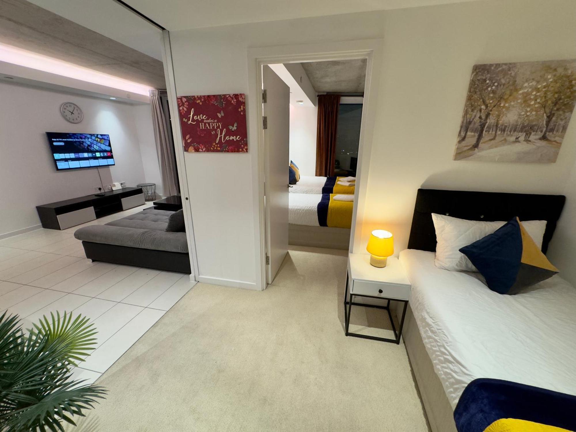 Leilighet Excel Cosy With Balcony & River View Close To O2 Arena, Cable Car, Hall