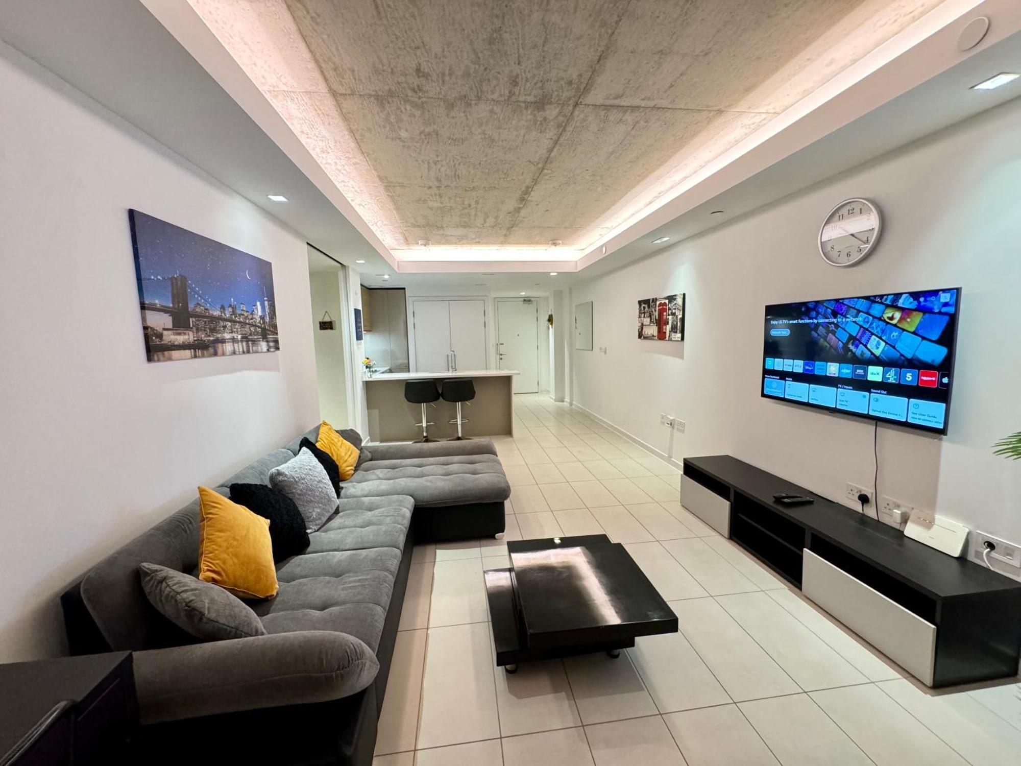 Leilighet Excel Cosy With Balcony & River View Close To O2 Arena, Cable Car, Hall