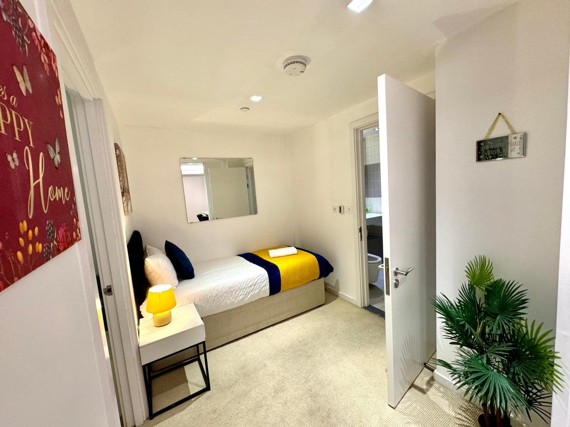 Leilighet Excel Cosy With Balcony & River View Close To O2 Arena, Cable Car, Hall London