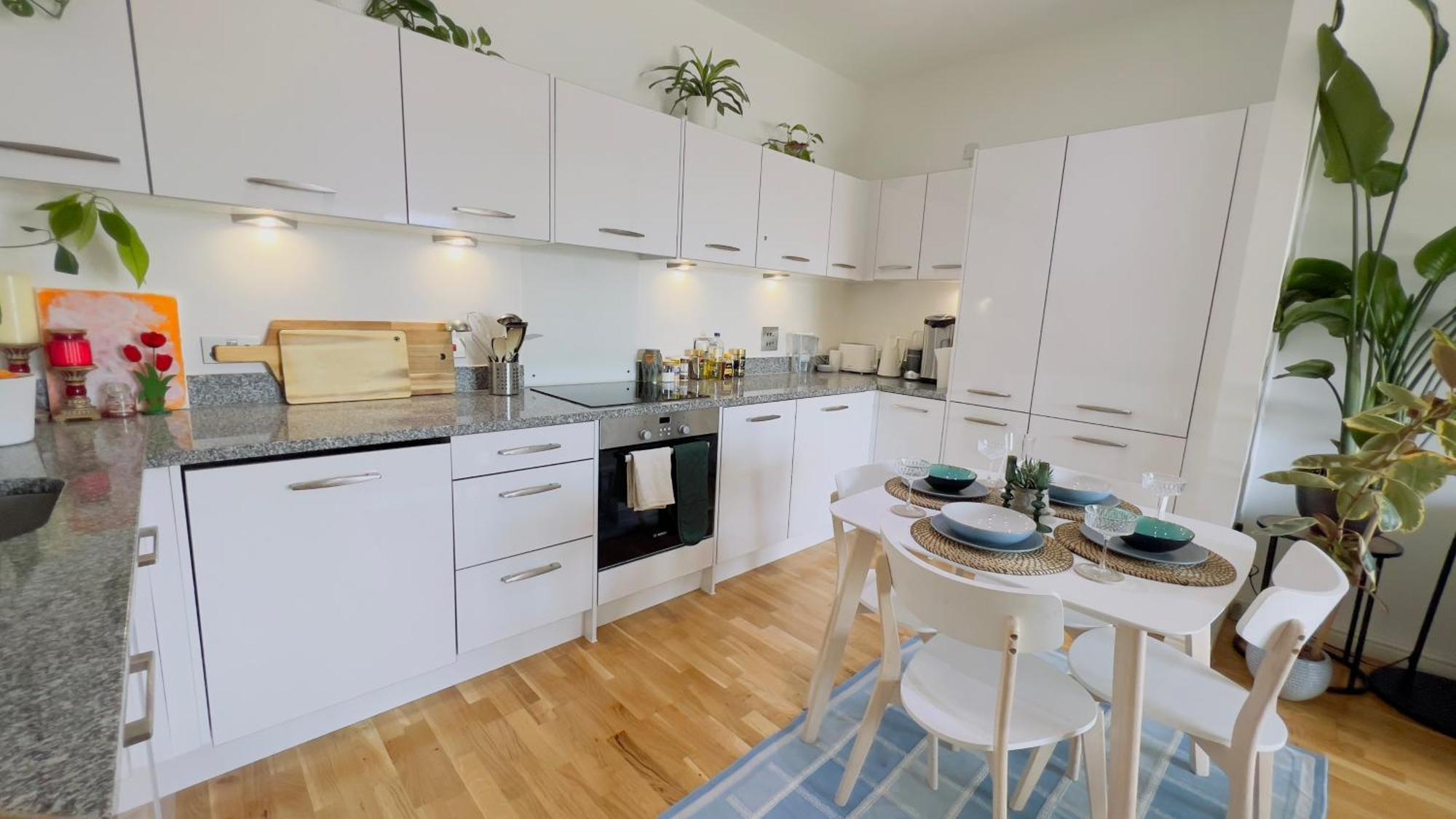 Lägenhet Luxe Prima - 2 Bed In London