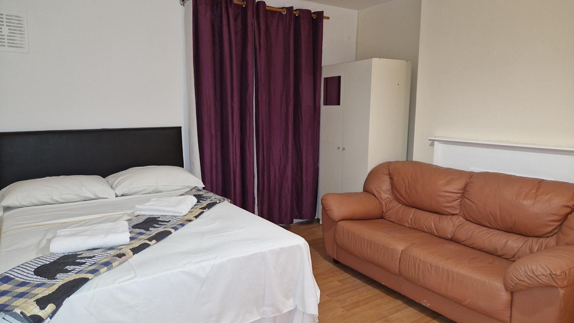The Cosy Newcourt House, 6-sleeper - 15 Minutes From Zone 1 Lägenhet