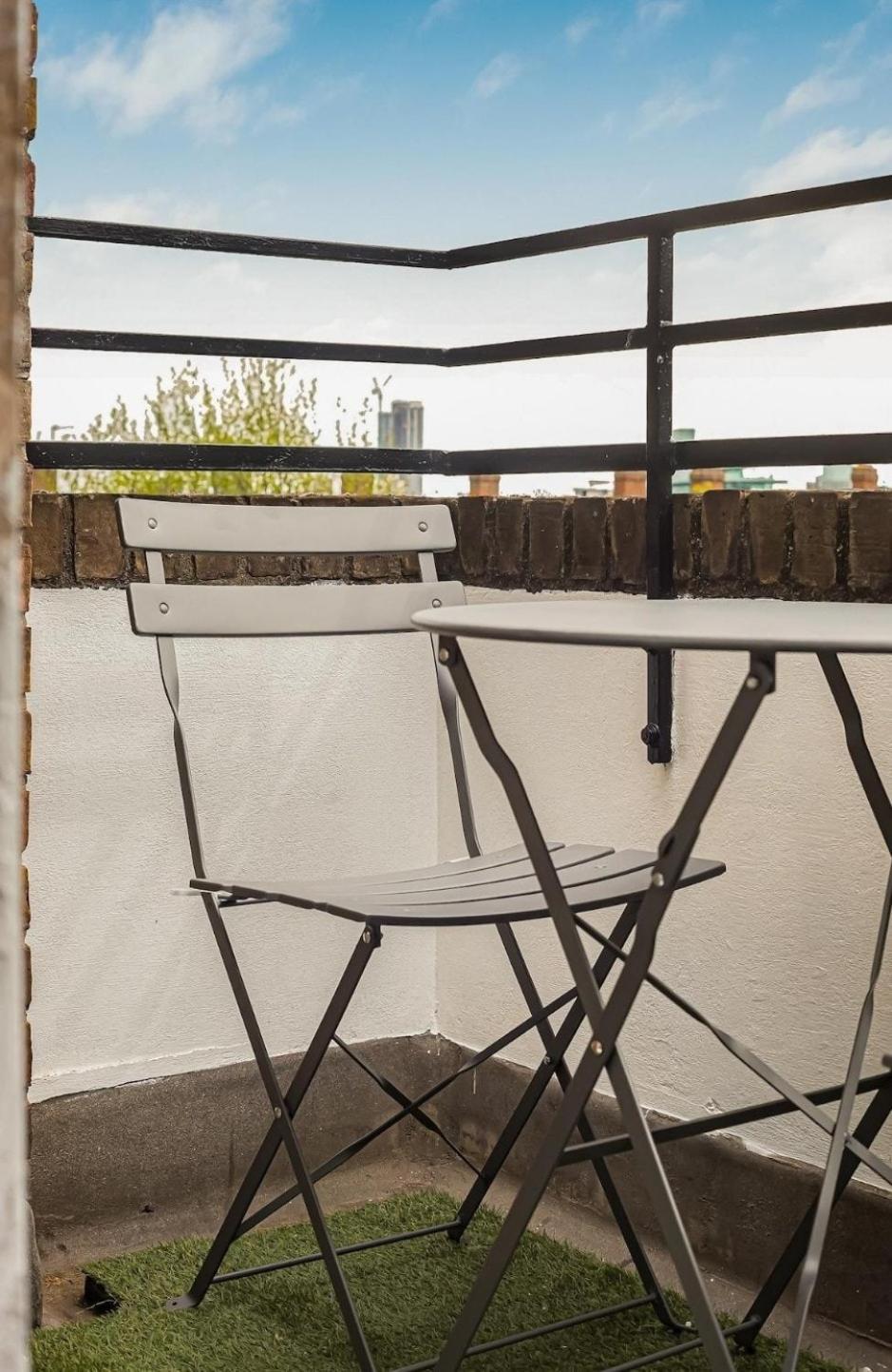 Apartment Amazing Marina-overlooking 1bed London