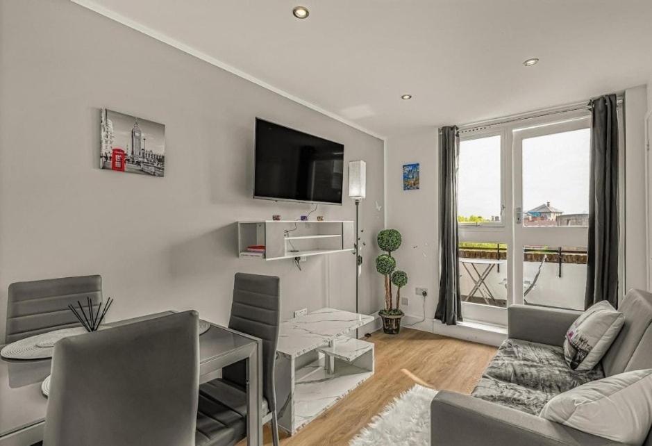 Amazing Marina-overlooking 1bed Apartment