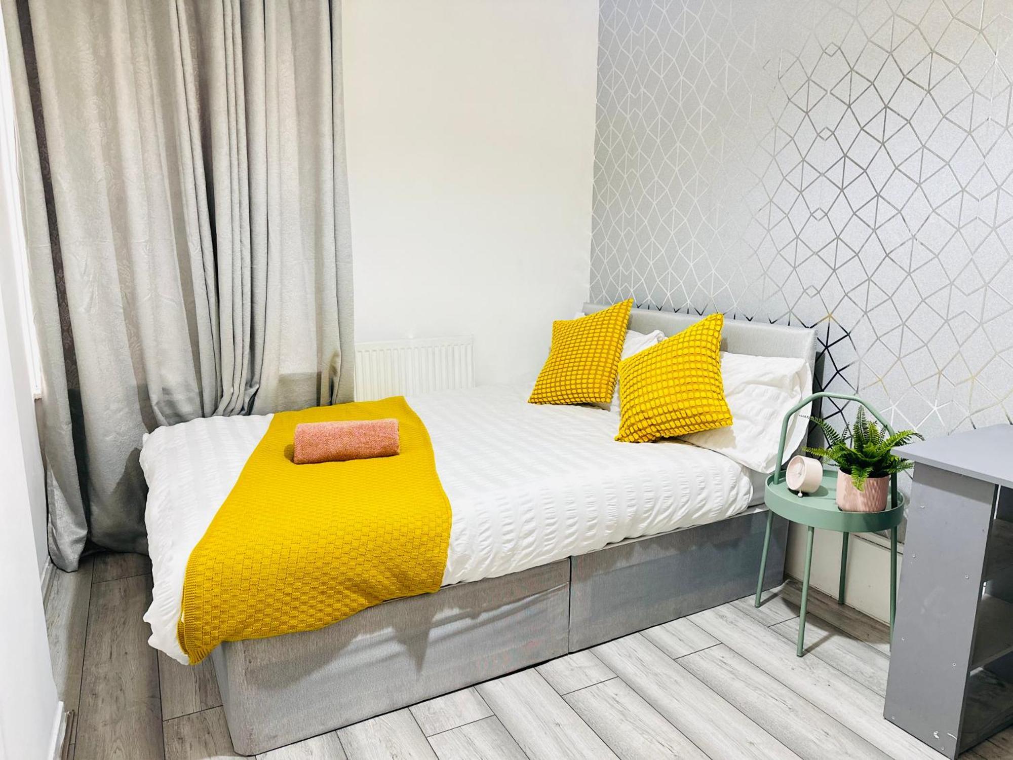 Flat In Aldgate East, Apartment *