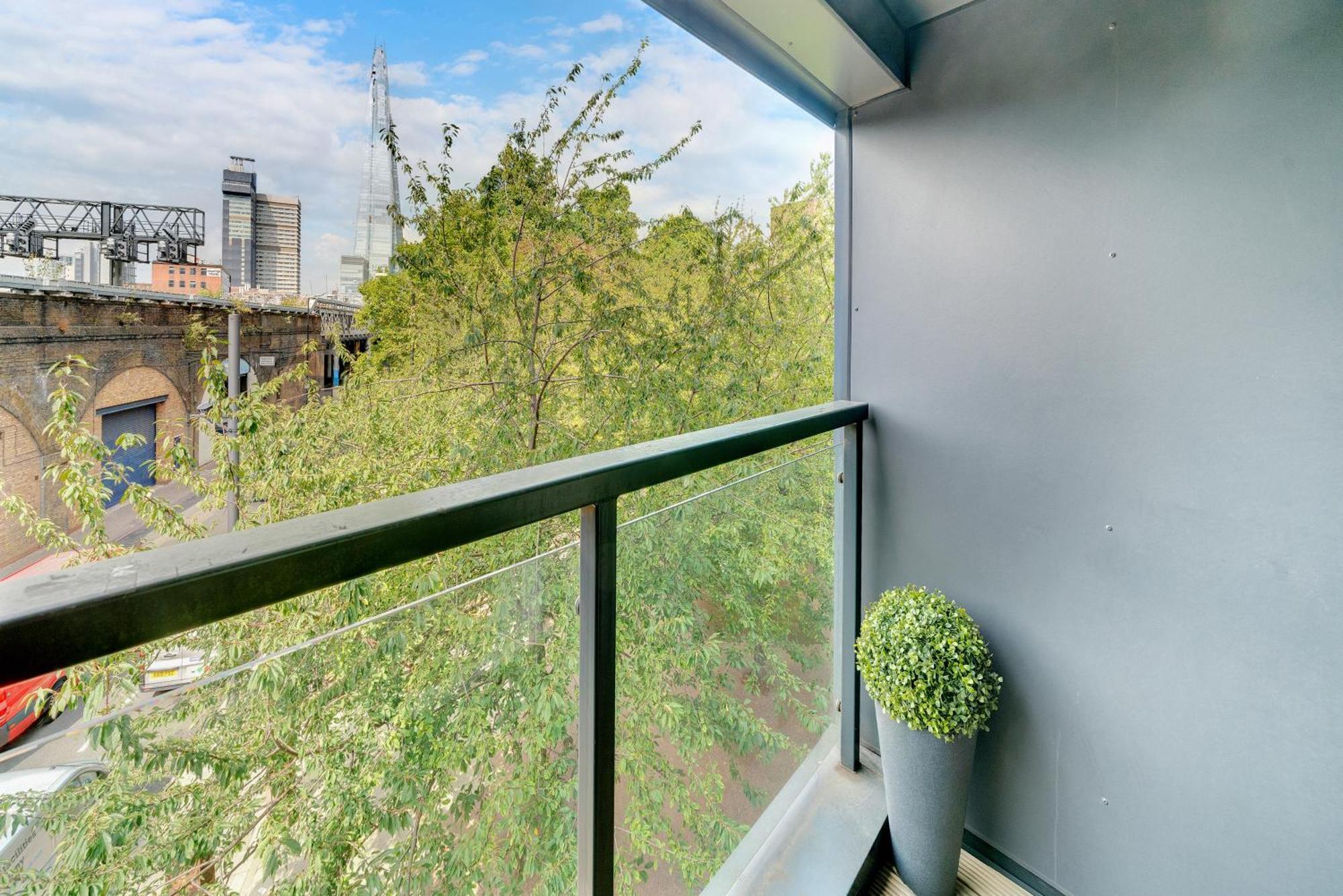 Luxury 2 Bedroom 2 Bathroom - Prime Location In Tower Bridge Bridge Apartment