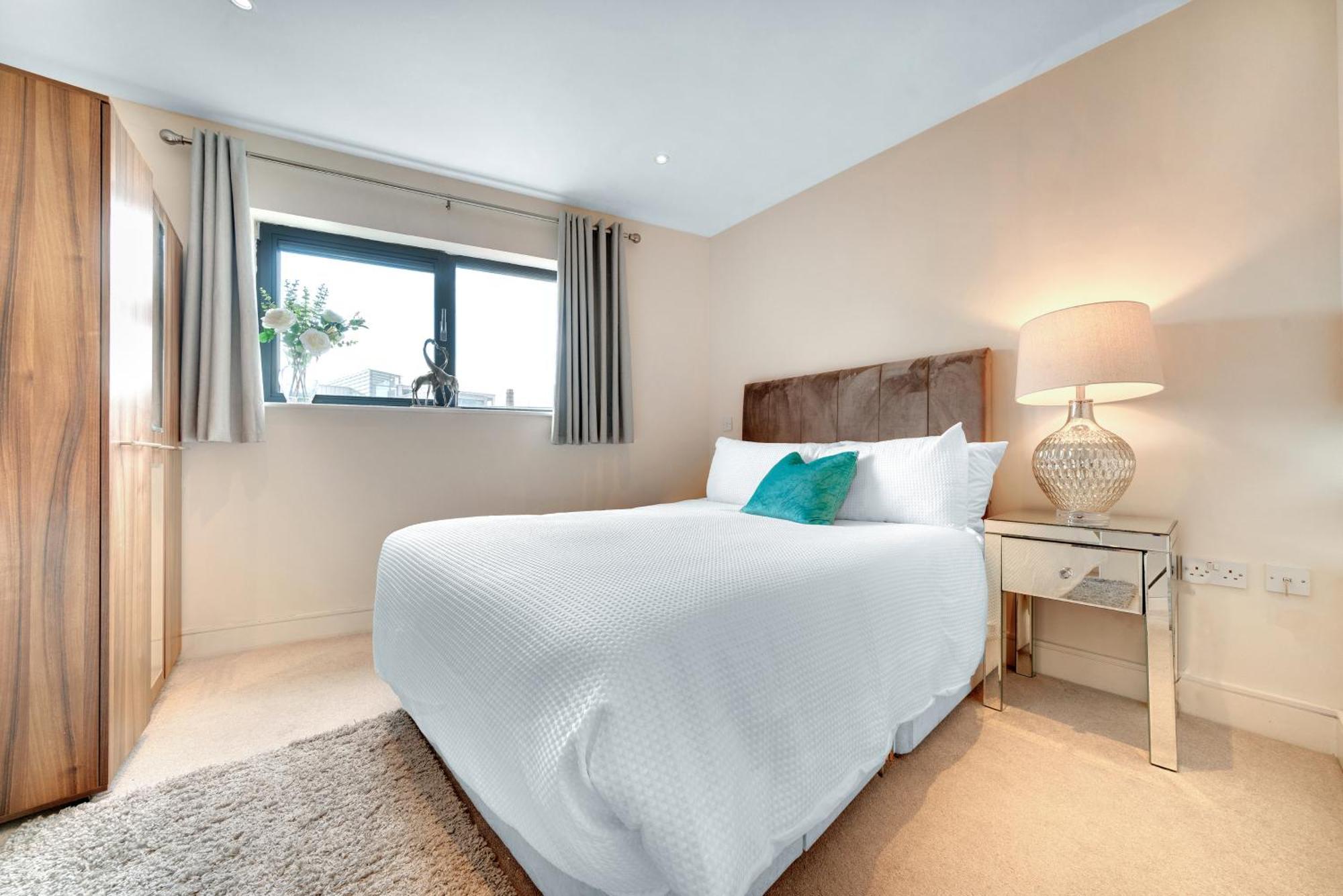 Luxury 2 Bedroom 2 Bathroom - Prime Location In Tower Bridge Bridge Apartment *