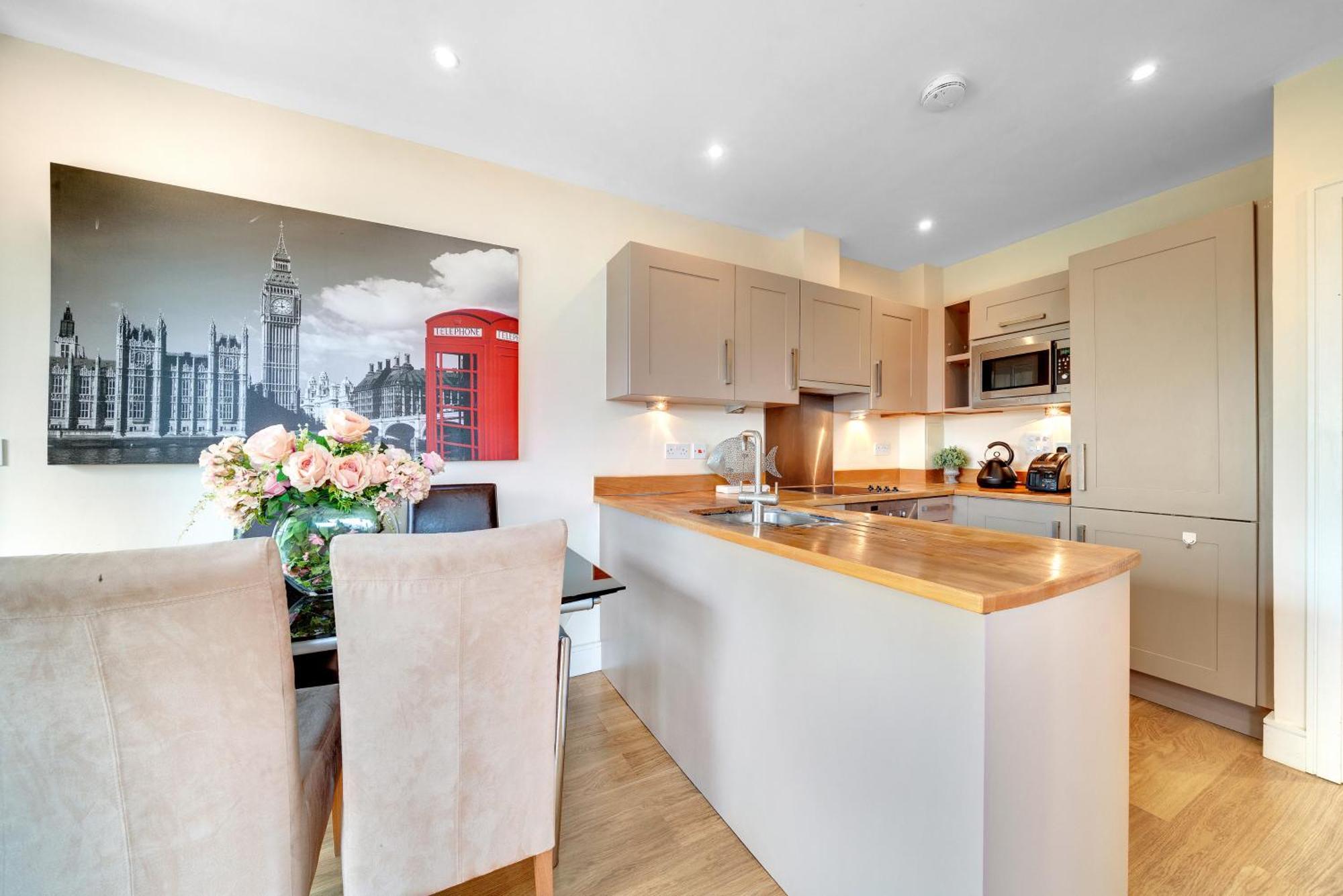 Luxury 2 Bedroom 2 Bathroom - Prime Location In Tower Bridge Bridge Apartment