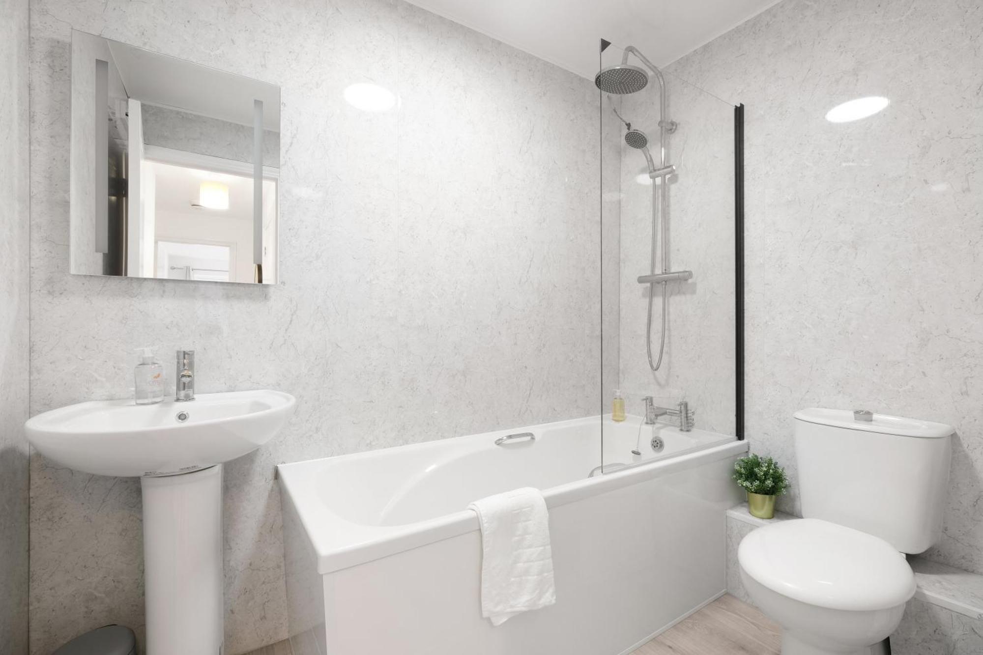 Charming 2-bedroom, 1-bathroom In Transom Square Leilighet *
