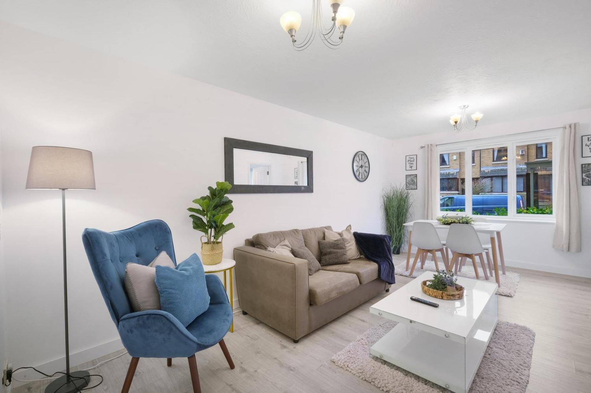 Leilighet Charming 2-bedroom, 1-bathroom In Transom Square London