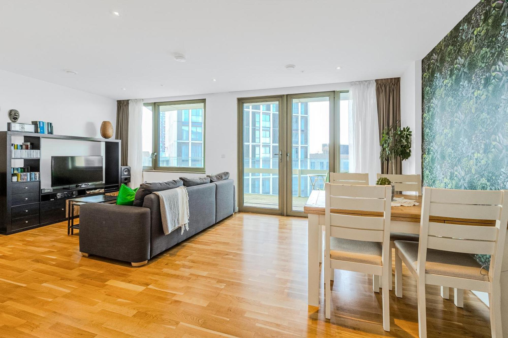 New Listing! 2br With Balcony In Stratford, 3min Dlr Appartamento