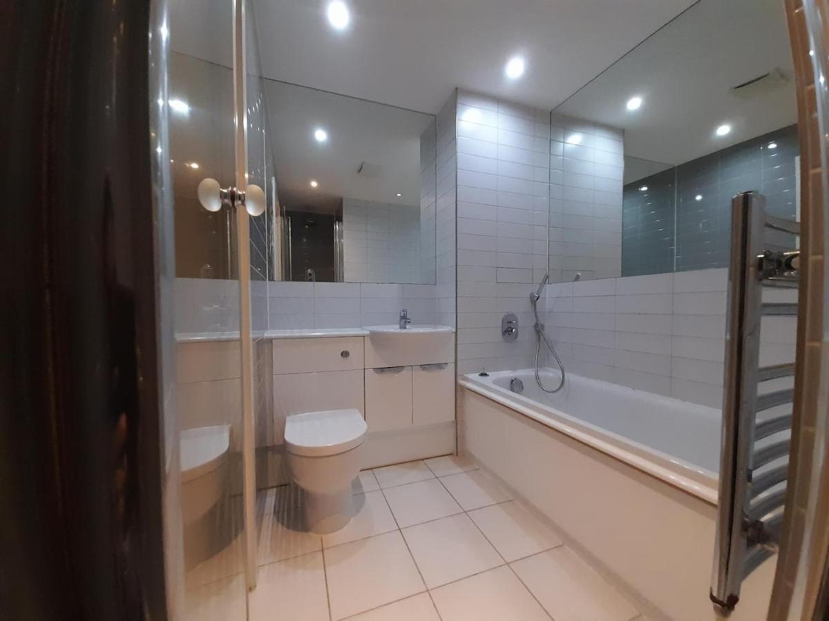Lavish - Secure With Parking Appartement Londres