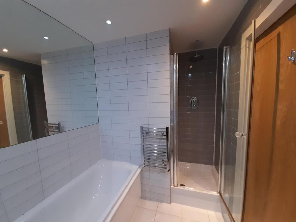 Lavish - Secure With Parking Appartement